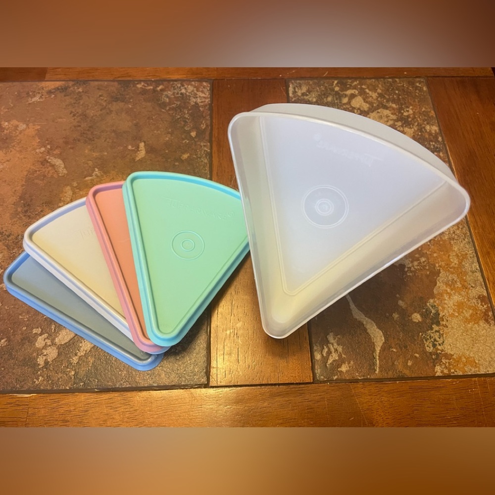 (4) Vintage Tupperware Cake Slice Containers